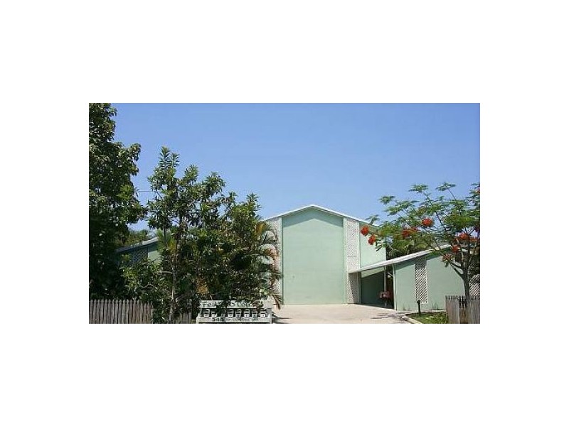 2/346 Mccoombe Street, Mooroobool QLD 4870