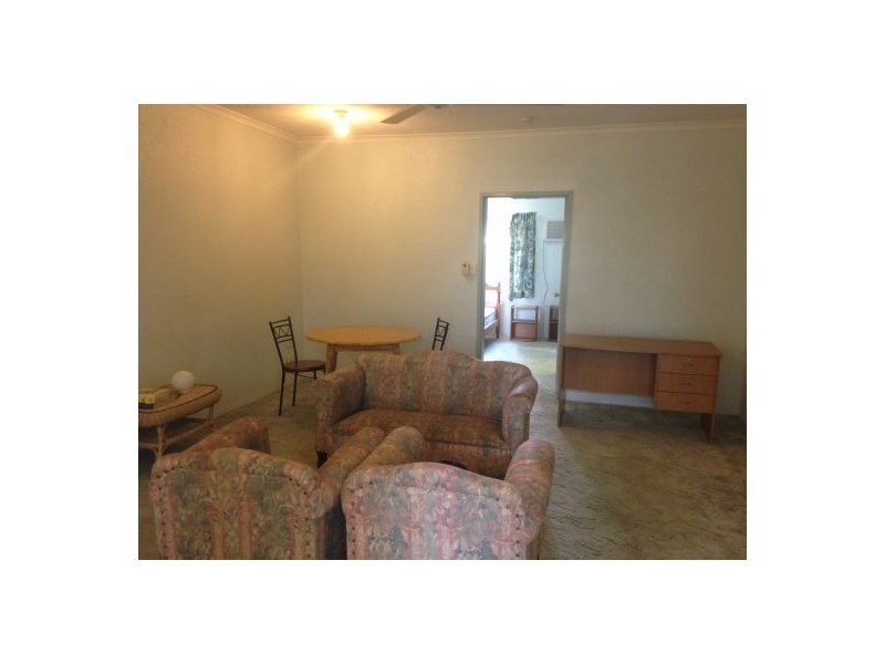 2/346 Mccoombe Street, Mooroobool QLD 4870