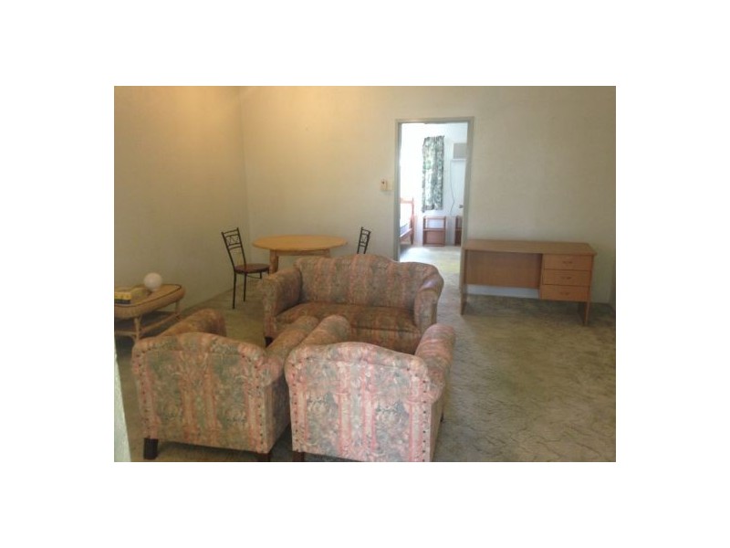 2/346 Mccoombe Street, Mooroobool QLD 4870