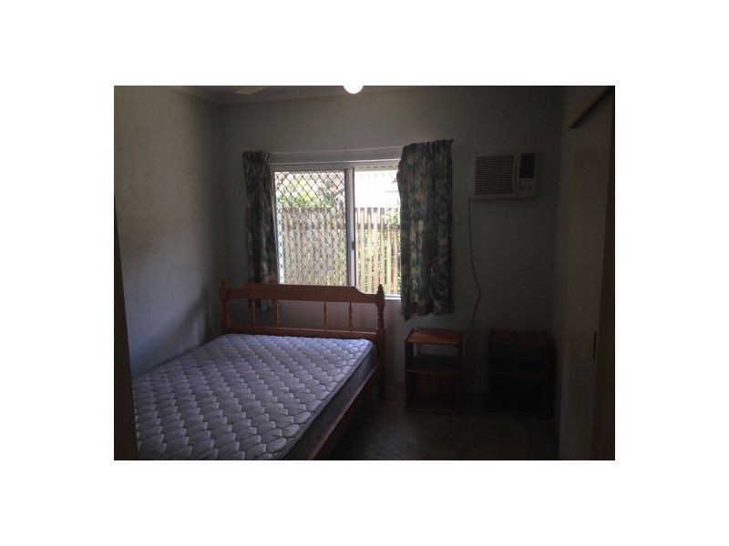 2/346 Mccoombe Street, Mooroobool QLD 4870