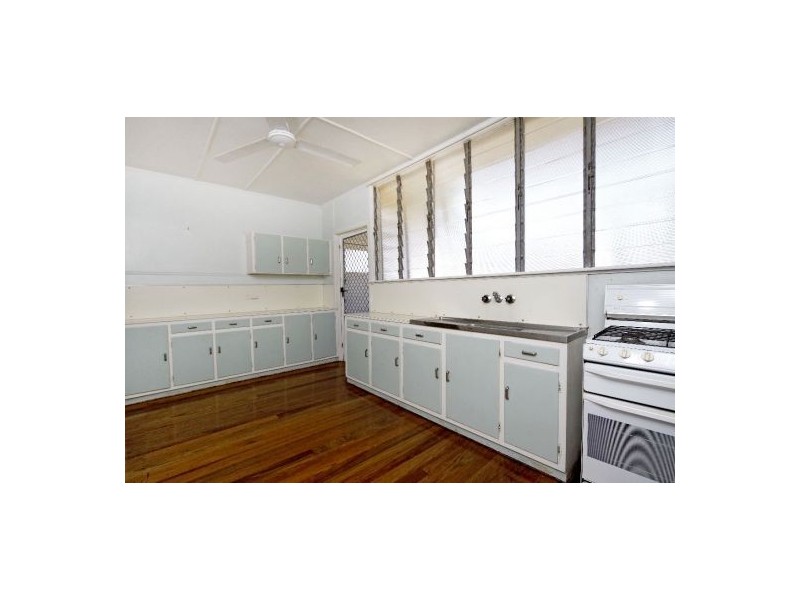 12 Gough Street, Manunda QLD 4870