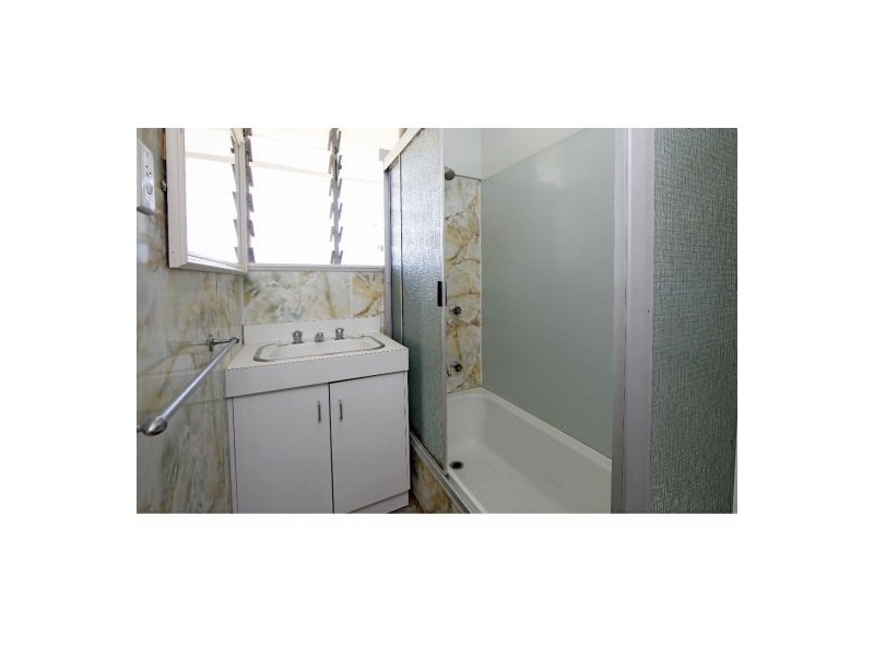 12 Gough Street, Manunda QLD 4870