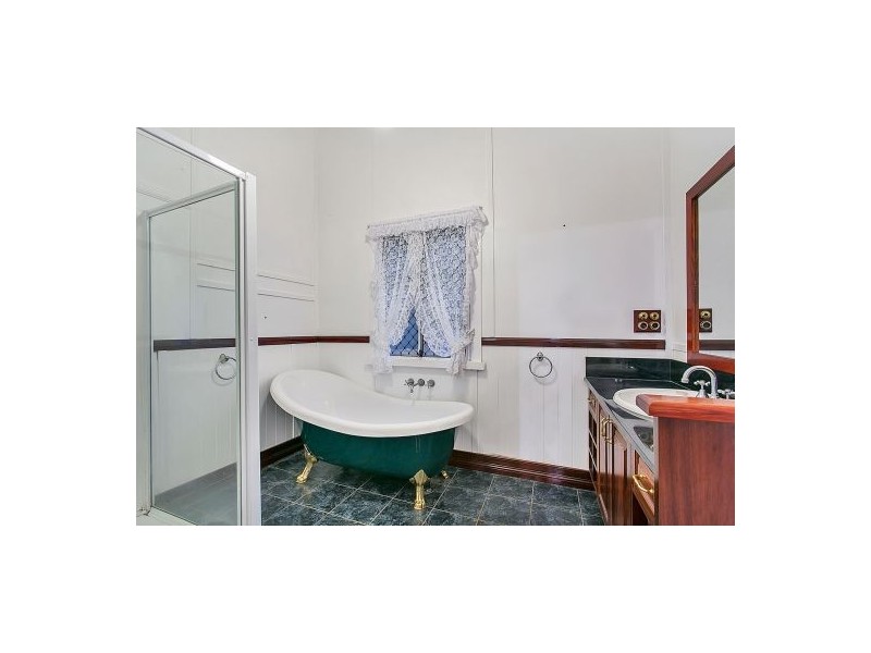 2a/2b Martin Street, Freshwater QLD 4870