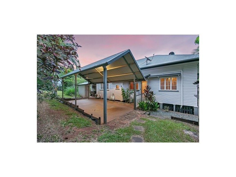 2a/2b Martin Street, Freshwater QLD 4870