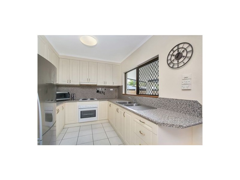 5 Beatrice Street, Mooroobool QLD 4870