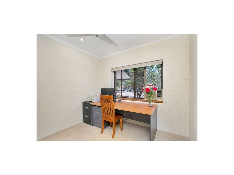 5 Beatrice Street, Mooroobool QLD 4870