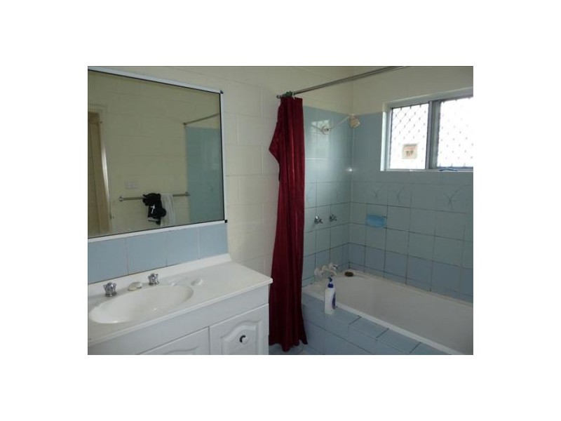 179 Swallow Street, Mooroobool QLD 4870