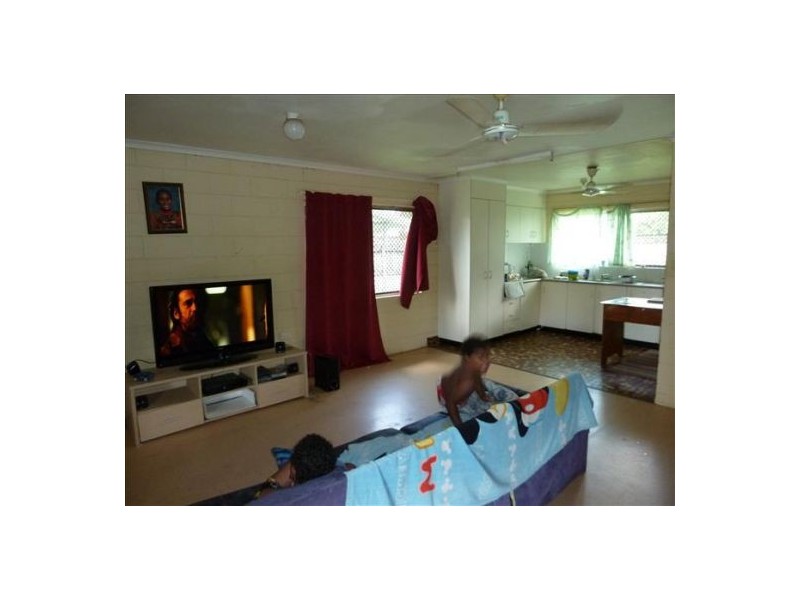 2 Avocado Street, Manoora QLD 4870