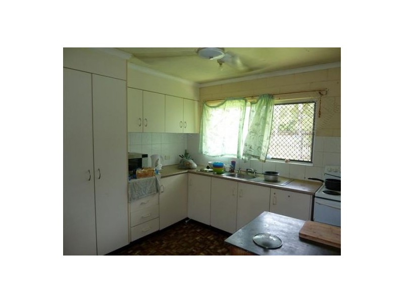 2 Avocado Street, Manoora QLD 4870