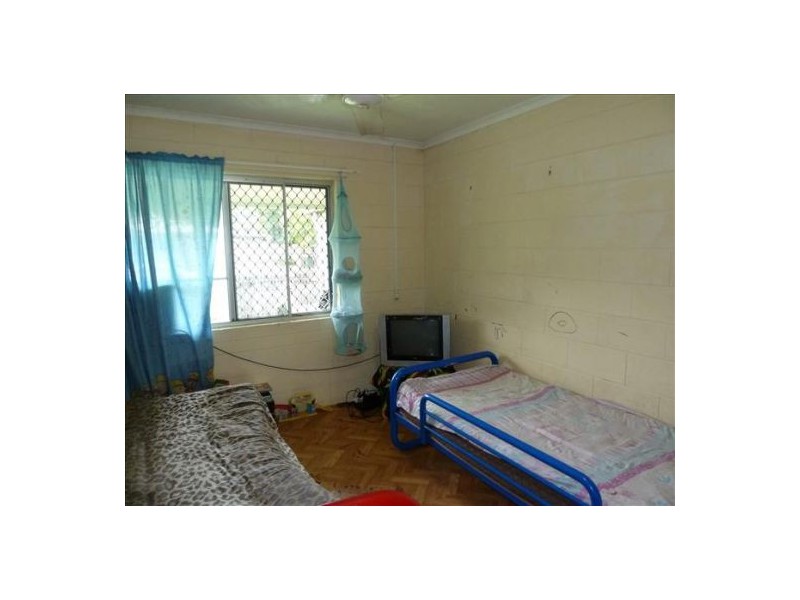 2 Avocado Street, Manoora QLD 4870