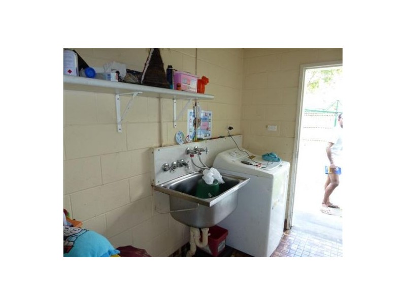 2 Avocado Street, Manoora QLD 4870