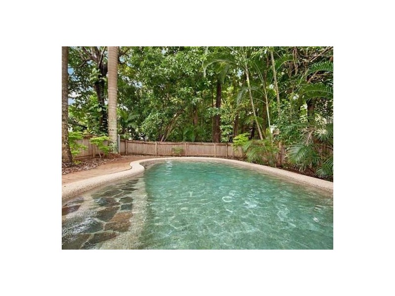 1/82-84 Old Smithfield Road, Freshwater QLD 4870