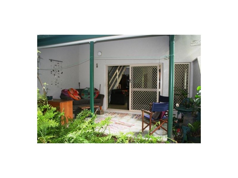 1/82-84 Old Smithfield Road, Freshwater QLD 4870