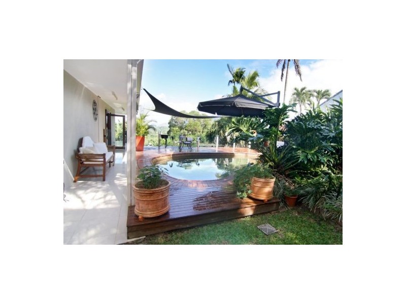 102 Nolan Street, Whitfield QLD 4870