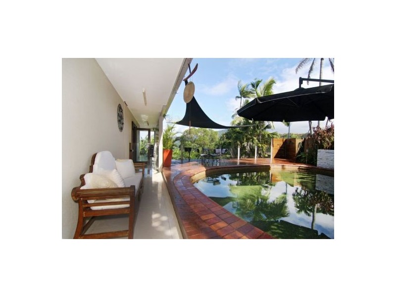 102 Nolan Street, Whitfield QLD 4870