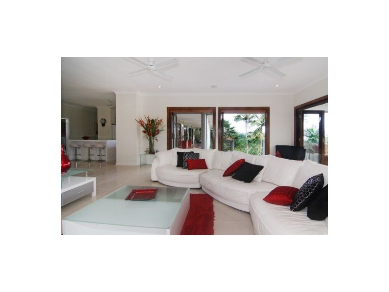 102 Nolan Street, Whitfield QLD 4870
