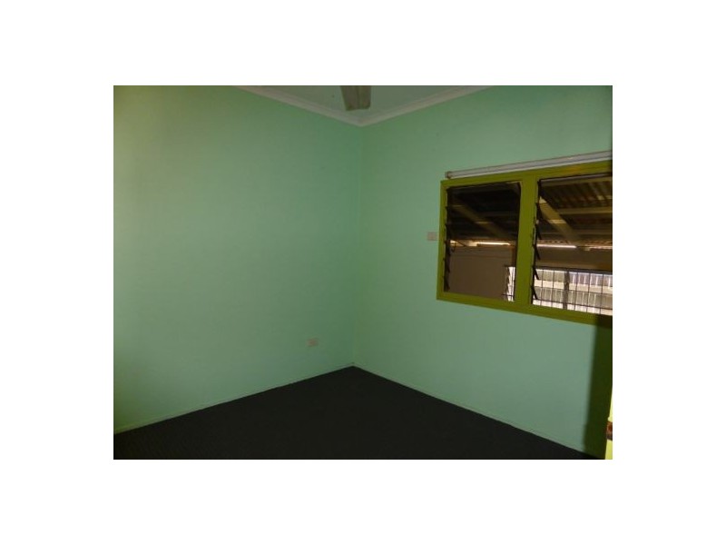 76 Reservoir Road, Manoora QLD 4870