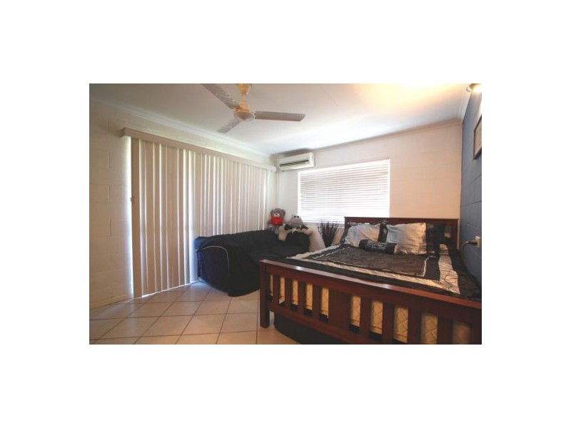 9/31 Digger St, Cairns North QLD 4870