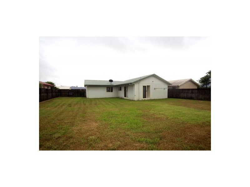 11 Sunrise Street, White Rock QLD 4868