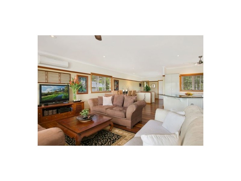 15 Sommerville Crescent, Whitfield QLD 4870