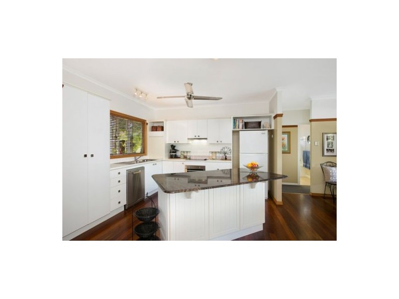 15 Sommerville Crescent, Whitfield QLD 4870