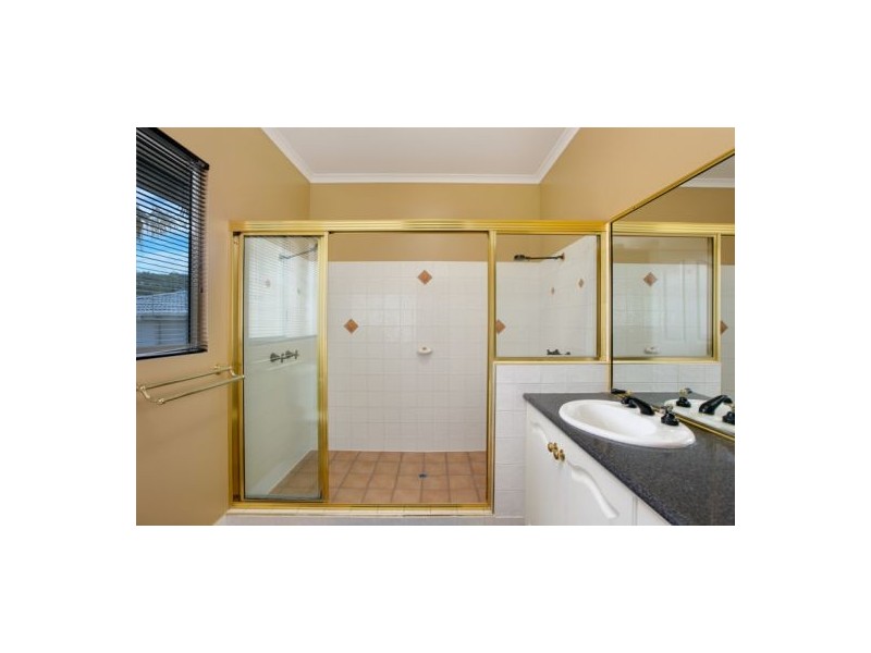 15 Sommerville Crescent, Whitfield QLD 4870