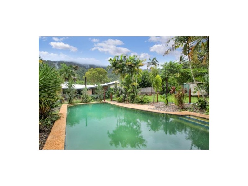 32 Villa Street, Bayview Heights QLD 4868