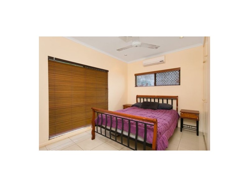 32 Villa Street, Bayview Heights QLD 4868