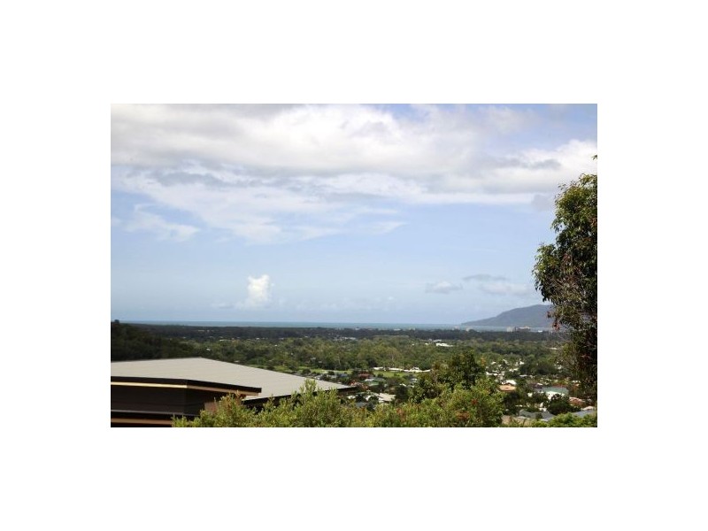 5 Hussar Close, Kanimbla QLD 4870