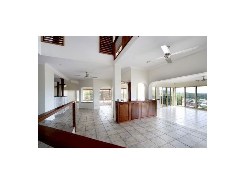 5 Hussar Close, Kanimbla QLD 4870