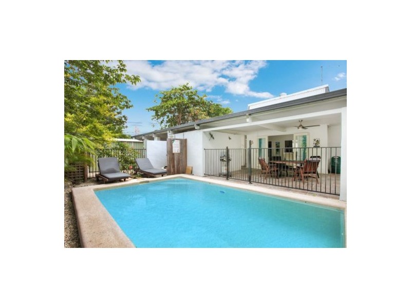 17-19 Tamarind Street, Holloways Beach QLD 4878