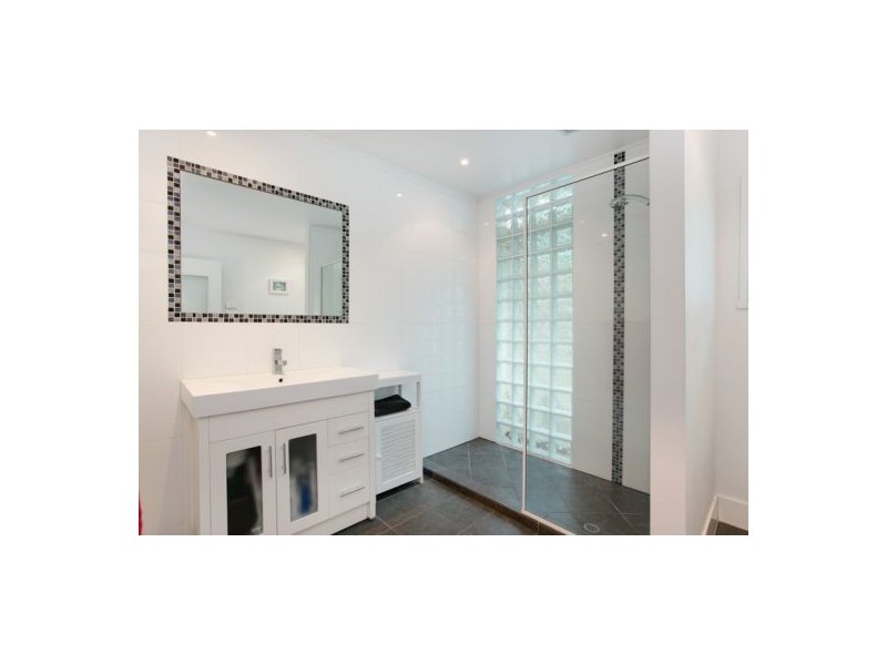 17-19 Tamarind Street, Holloways Beach QLD 4878