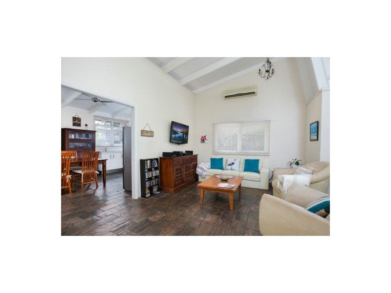 17-19 Tamarind Street, Holloways Beach QLD 4878