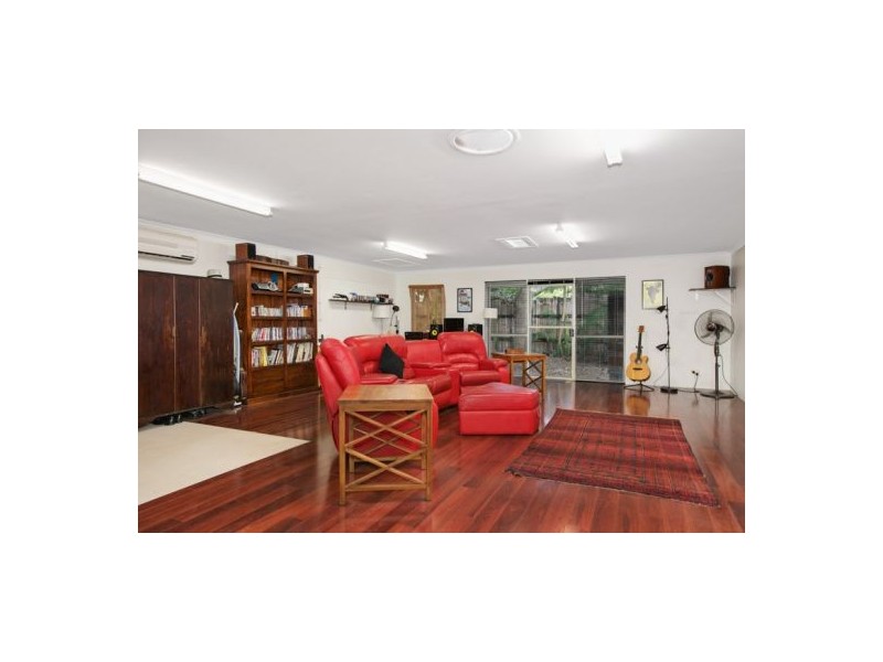 17-19 Tamarind Street, Holloways Beach QLD 4878