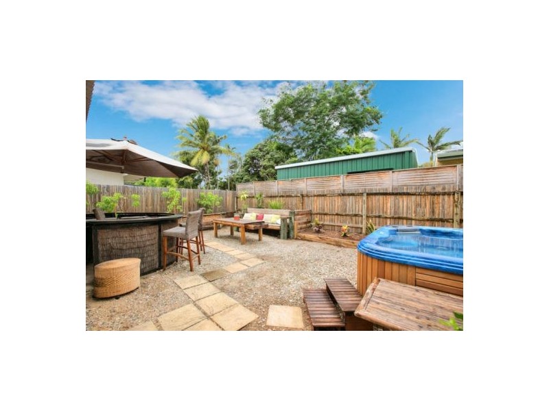 17-19 Tamarind Street, Holloways Beach QLD 4878