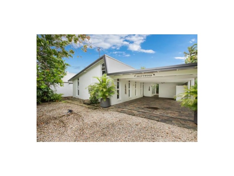 17-19 Tamarind Street, Holloways Beach QLD 4878