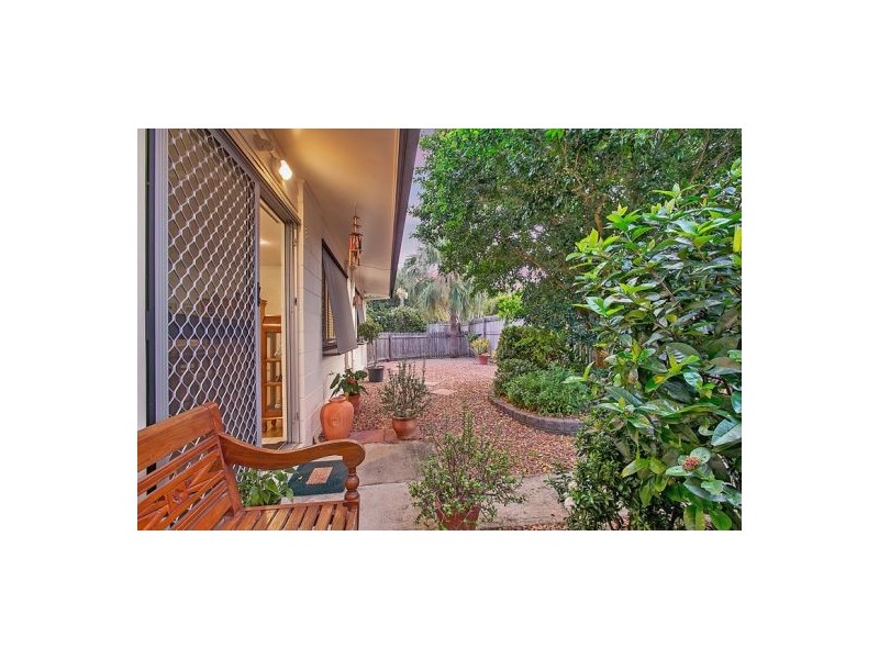 2/330-332 Mayers Street, Edge Hill QLD 4870