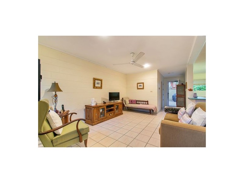 2/330-332 Mayers Street, Edge Hill QLD 4870