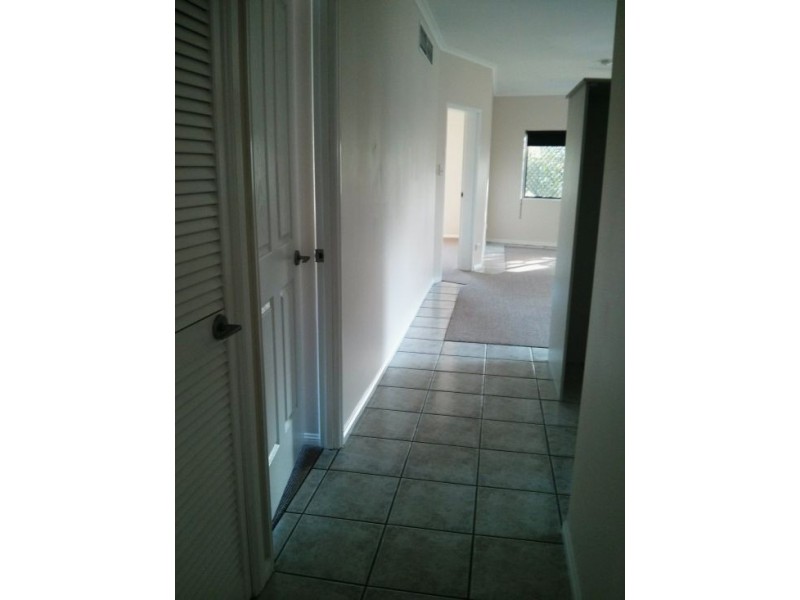 8/25 Digger St, Cairns North QLD 4870