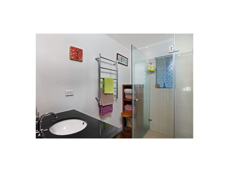 61 Dalton St, Westcourt QLD 4870