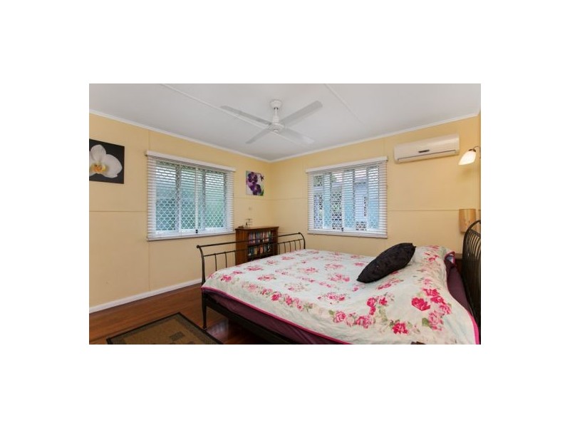 61 Dalton St, Westcourt QLD 4870