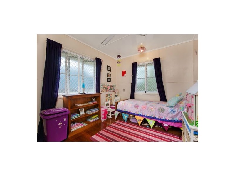 61 Dalton St, Westcourt QLD 4870