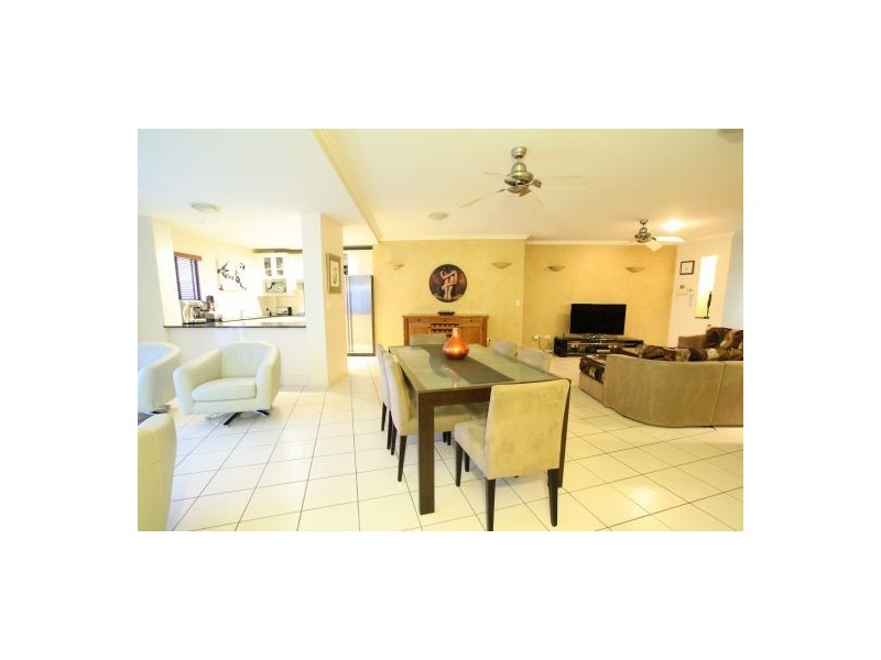 904/27 Wharf Street, Cairns City QLD 4870