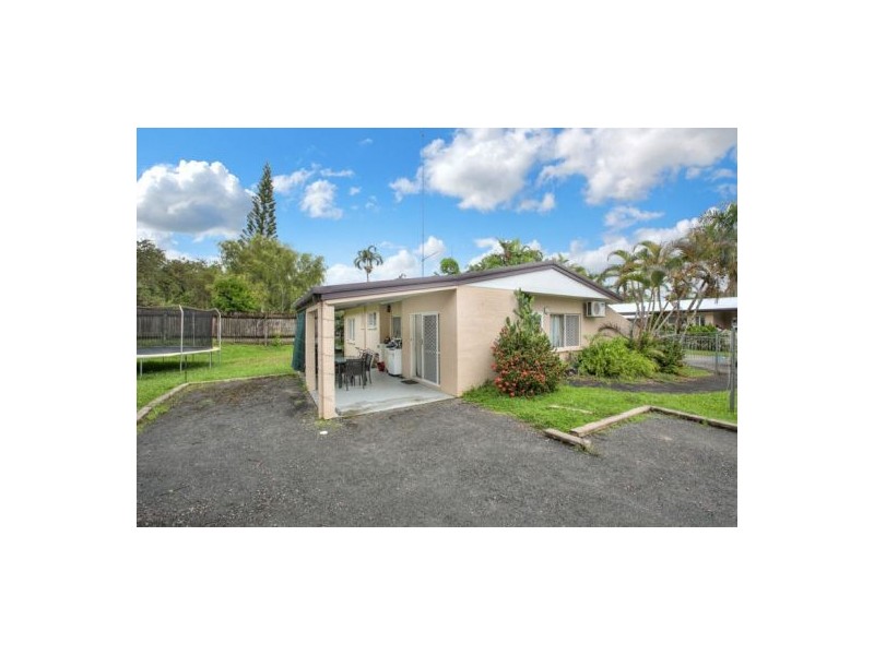 2/7-9 Nesbit Street, Whitfield QLD 4870