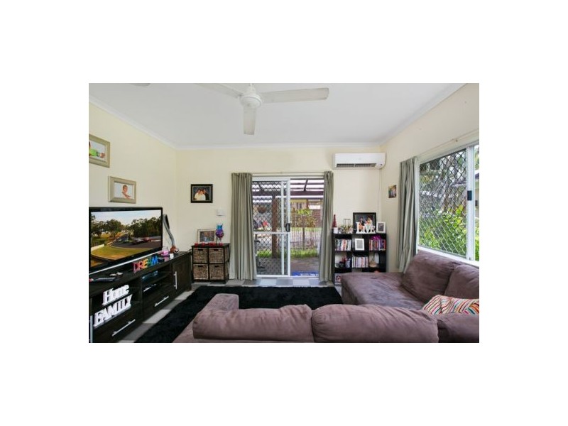 2/7-9 Nesbit Street, Whitfield QLD 4870