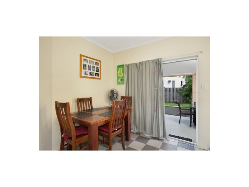 2/7-9 Nesbit Street, Whitfield QLD 4870