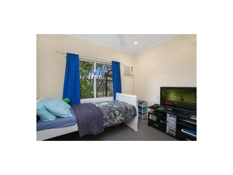 2/7-9 Nesbit Street, Whitfield QLD 4870