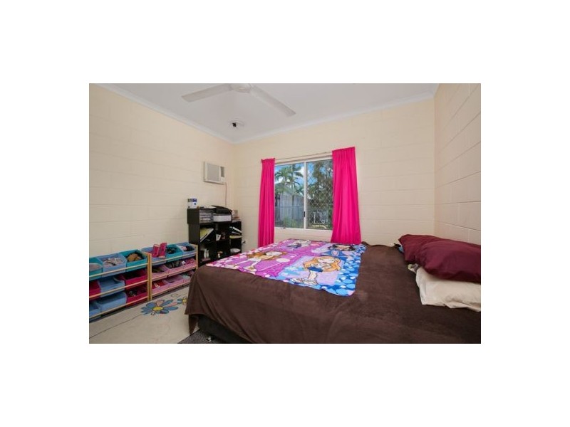 2/7-9 Nesbit Street, Whitfield QLD 4870