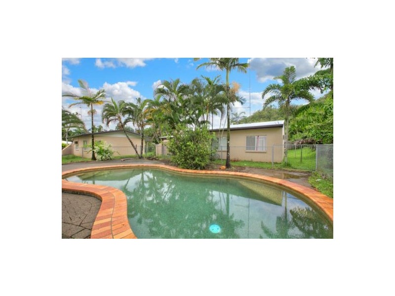 2/7-9 Nesbit Street, Whitfield QLD 4870