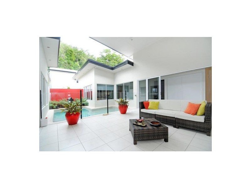 2 Carmelo Close, Whitfield QLD 4870